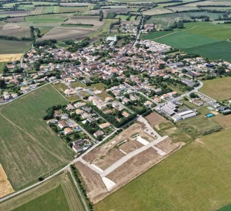 Terrain à LA ROCHELLE
