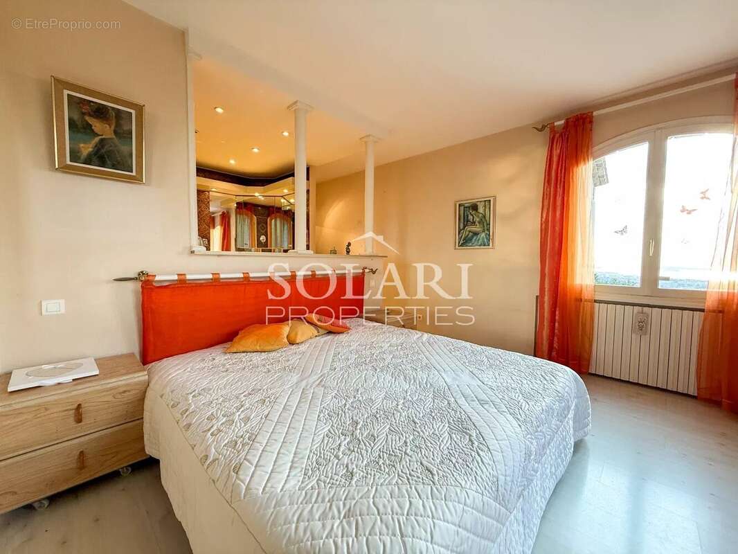 Maison à MANDELIEU-LA-NAPOULE