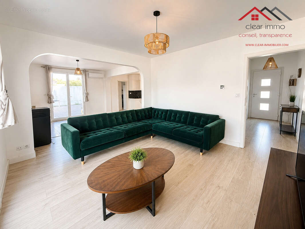 Maison individuelle de 130 m2 sur un terrain de 20 ares   Nombreuses dépendances - photo 5
