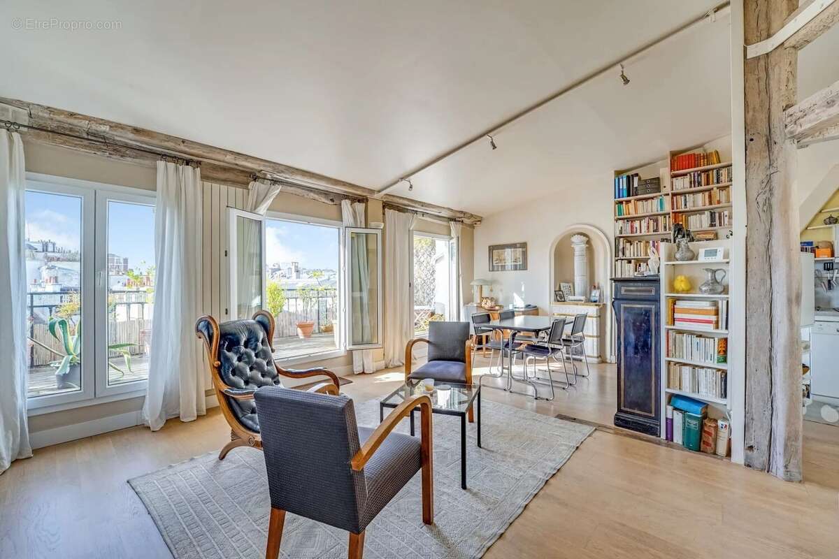 Appartement à PARIS-3E