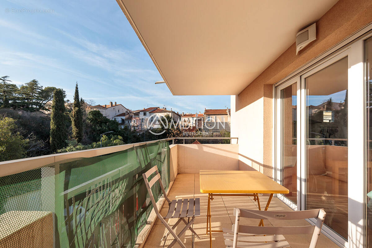 Appartement à PUGET-SUR-ARGENS