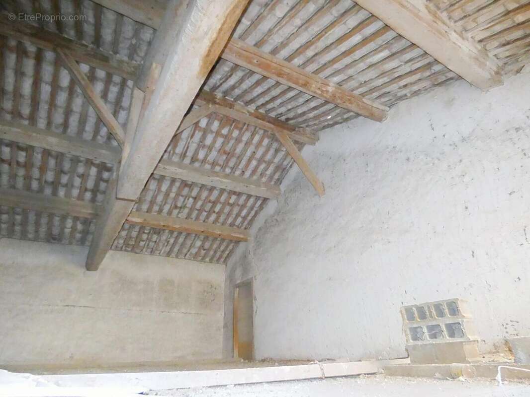 Photo 4 - Parking à LA REDORTE