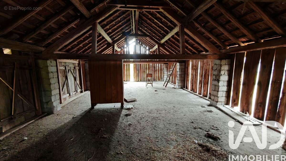 Maison 184 m² à Combrimont  - photo 8