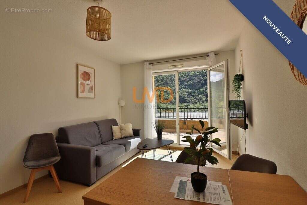 Appartement à AVENE