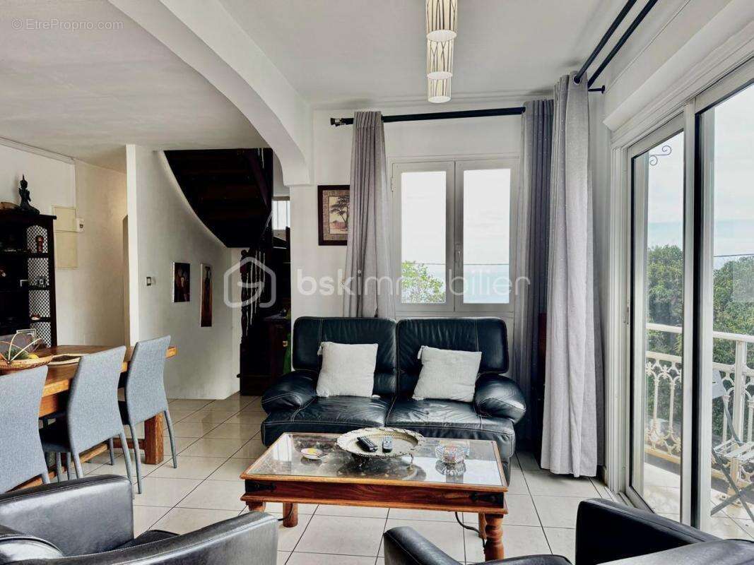 Maison à LES AVIRONS