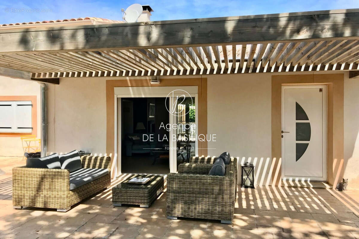 Maison à NANS-LES-PINS