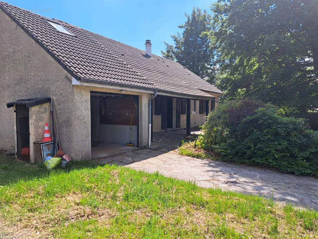Maison à LE CHAMBON-SUR-LIGNON
