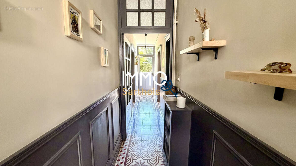 Maison 232 m² à Mayet  - photo 3