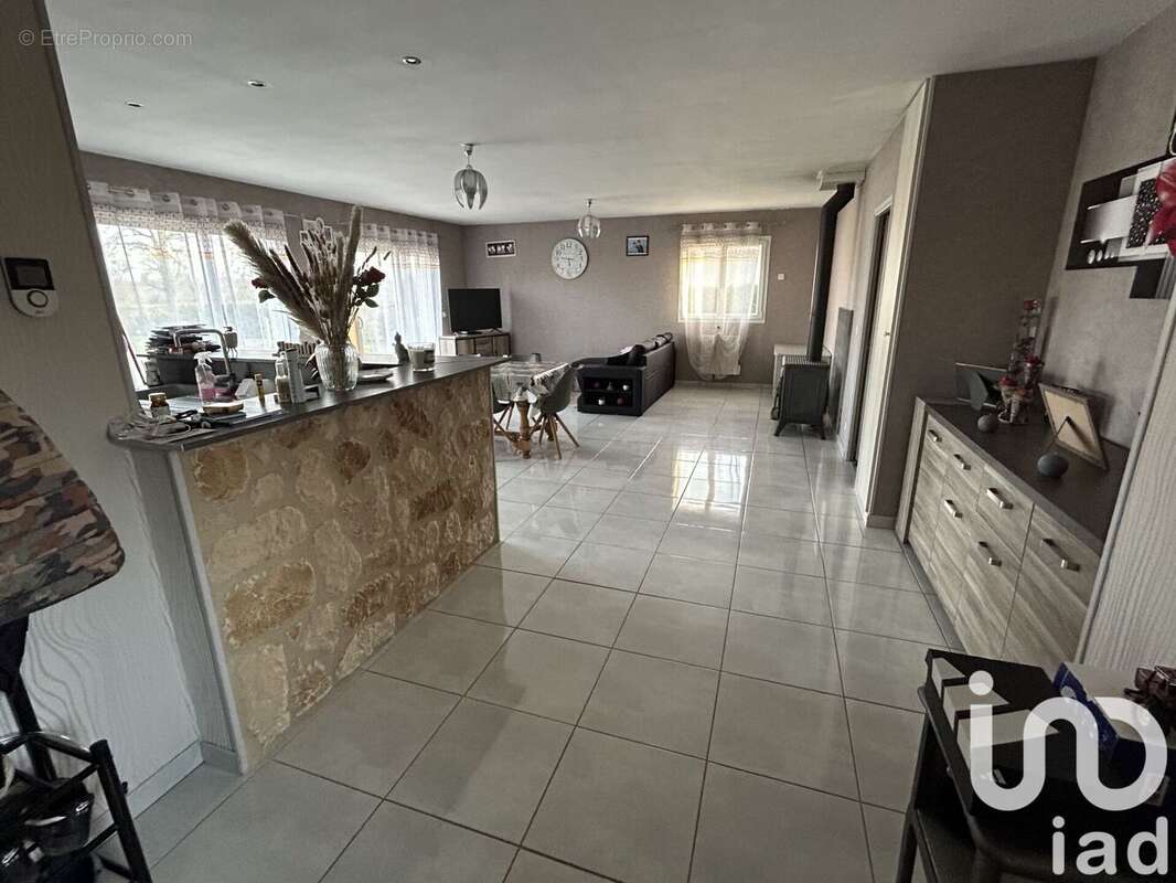 Photo 3 - Maison à CROMAC