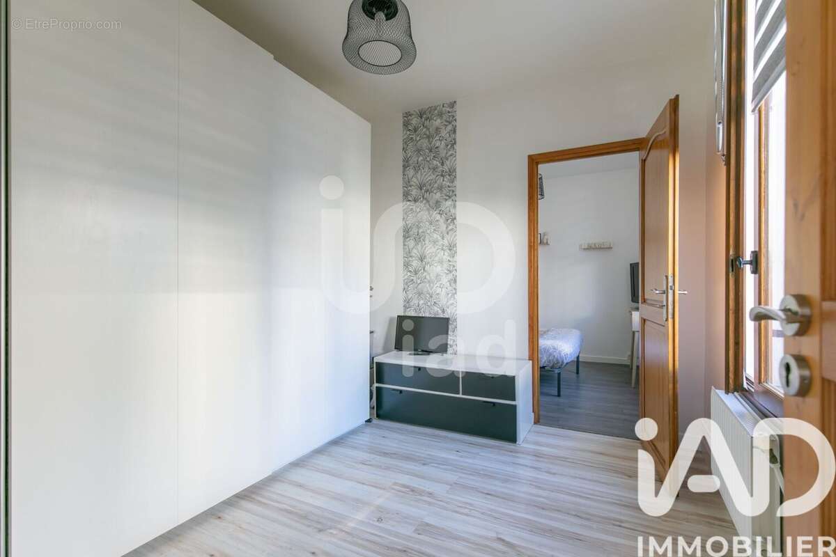 Maison 101 m² à Romainville  - photo 9