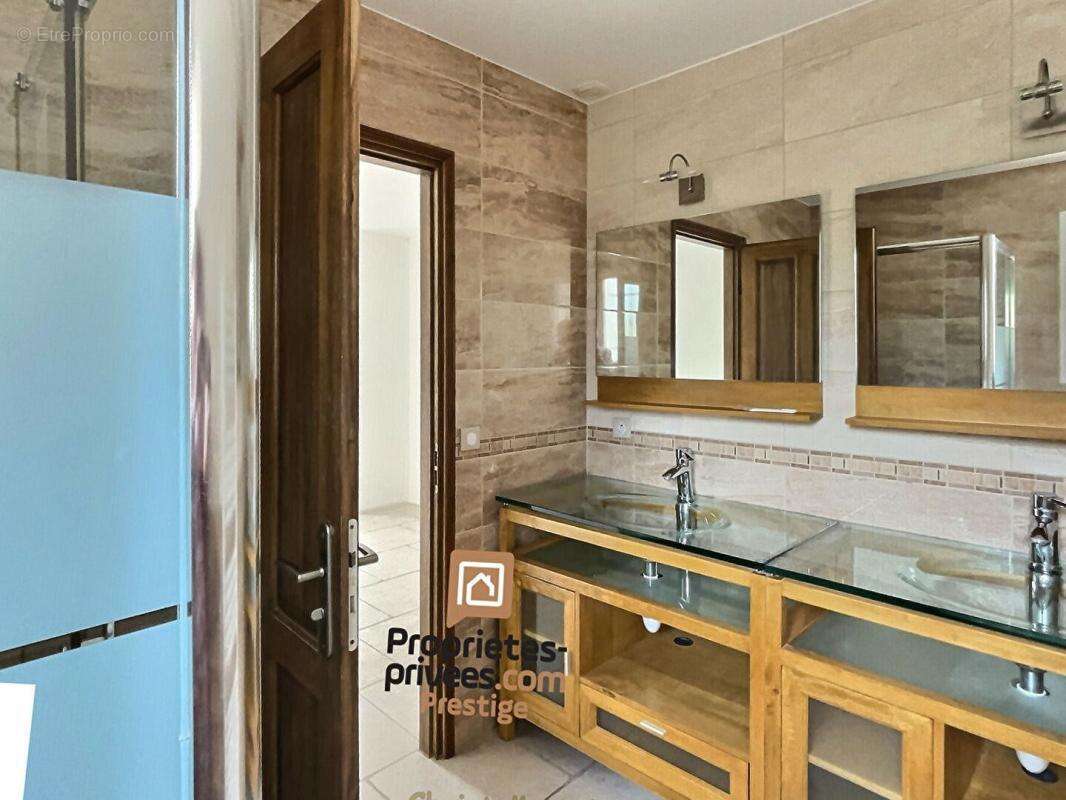 Villa  4 pièce(s) de plain-pied 135 m2 AVEC GARAGE ET PISCINE - photo 11
