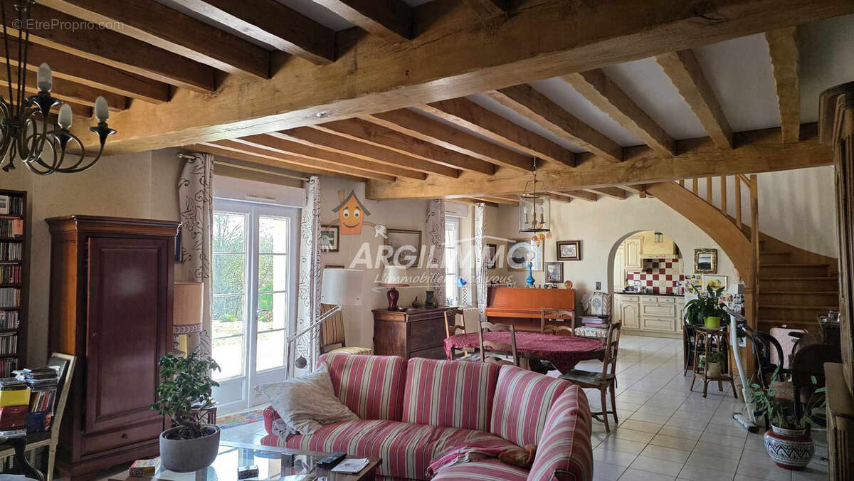 Maison à BESSE-SUR-BRAYE