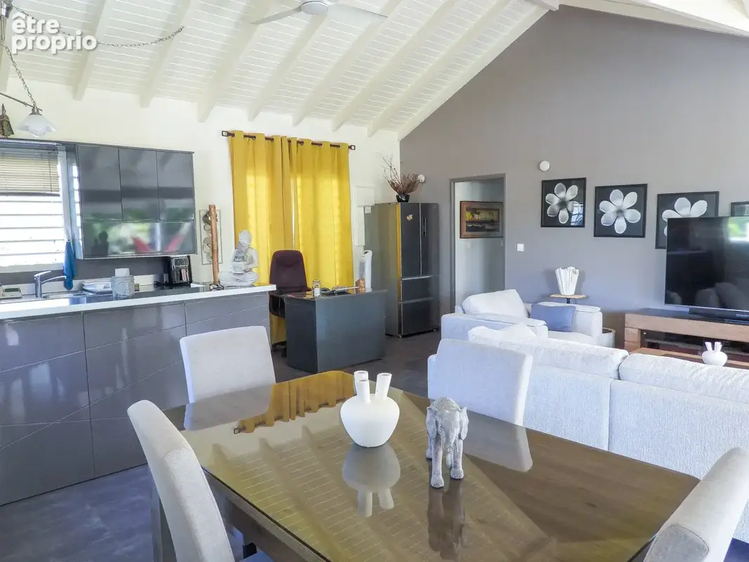 Propriété de 3 maisons sur terrain clos   sainte-anne - photo 10