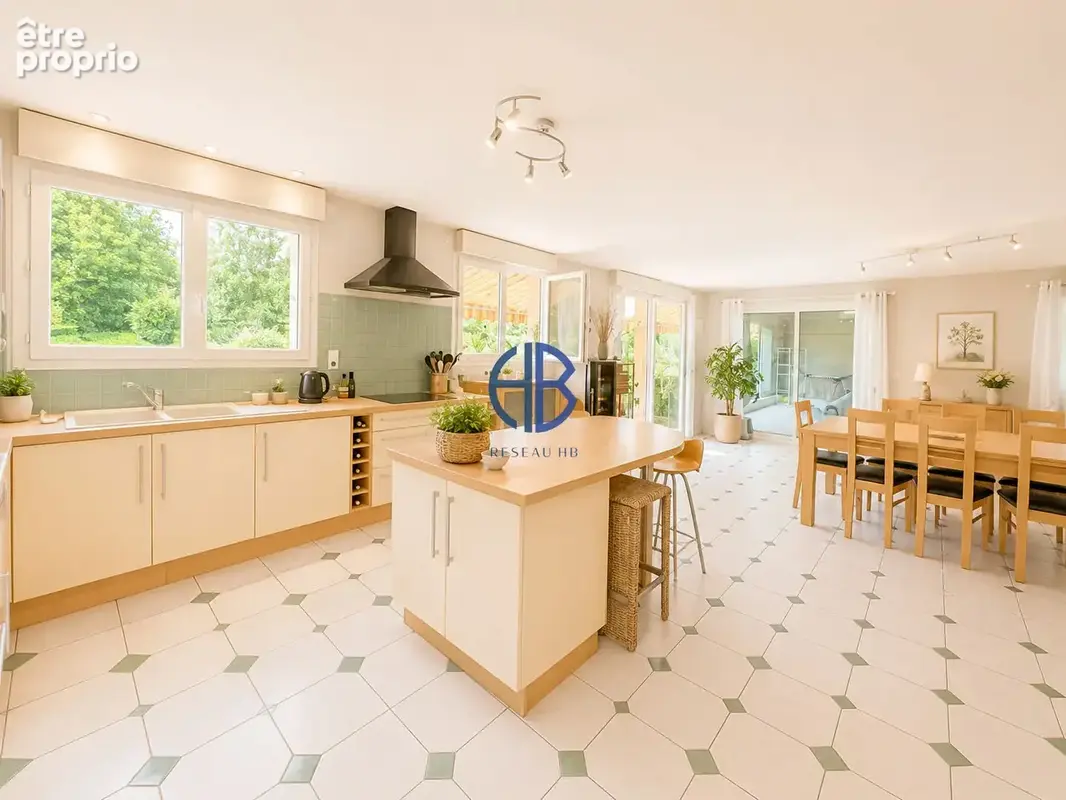 Maison de caractère 210 m² avec piscine intérieure ? Coup de coeur assuré ! - photo 5