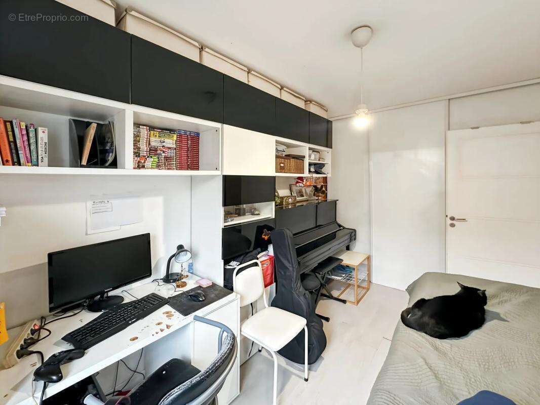 Appartement à PARIS-19E