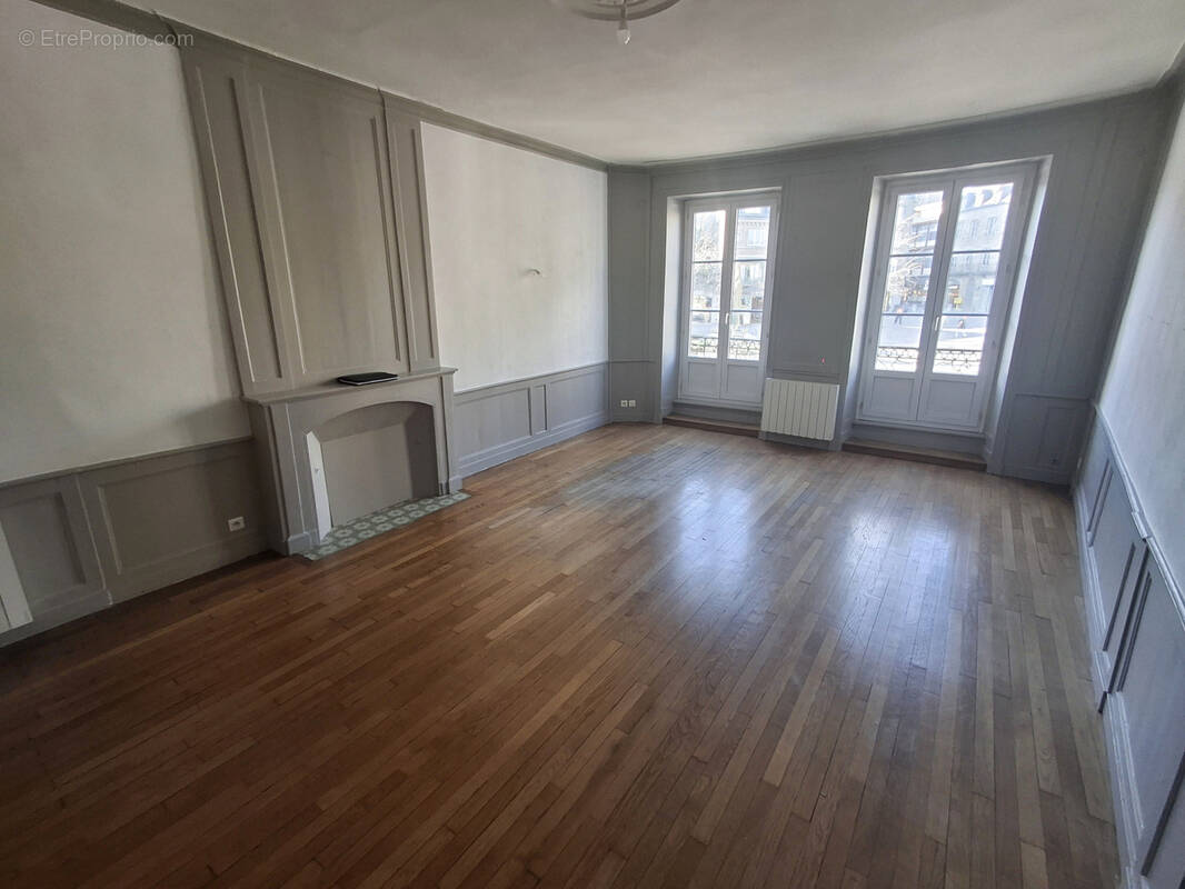 Appartement à FOUGERES