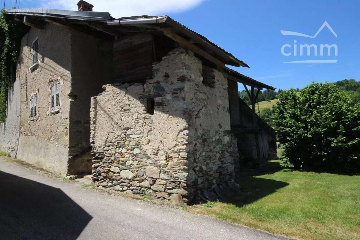 Maison à BOURGET-EN-HUILE
