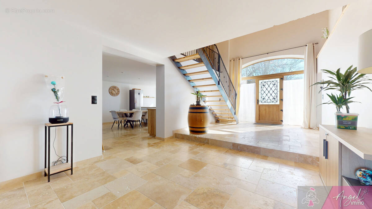 Maison à FALLETANS
