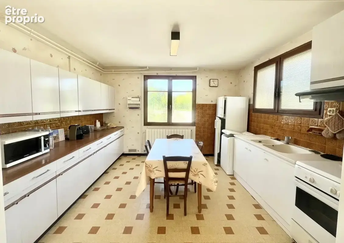 Spacieuse maison traditionnelle (2 appartements) sur un magnifique terrain de 10 511 m² - photo 9