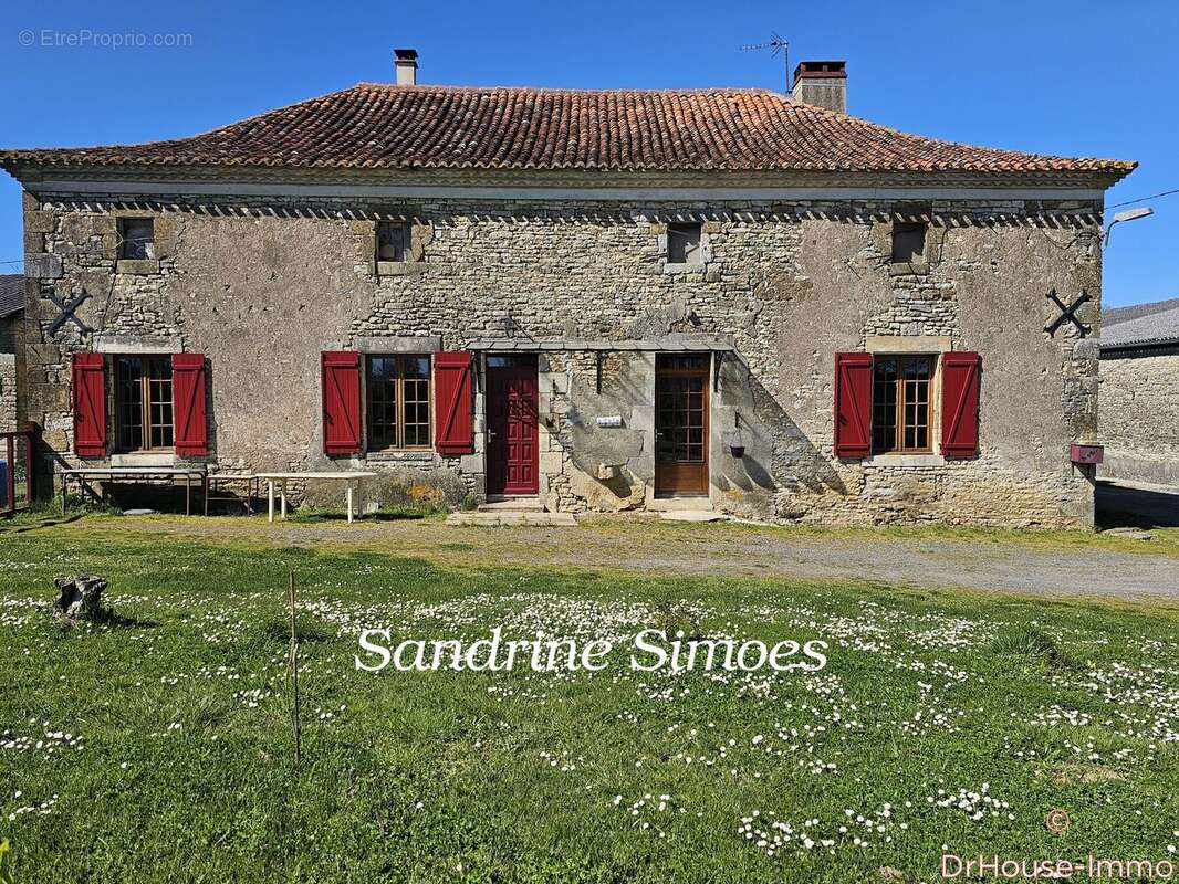 Maison à MAUPREVOIR