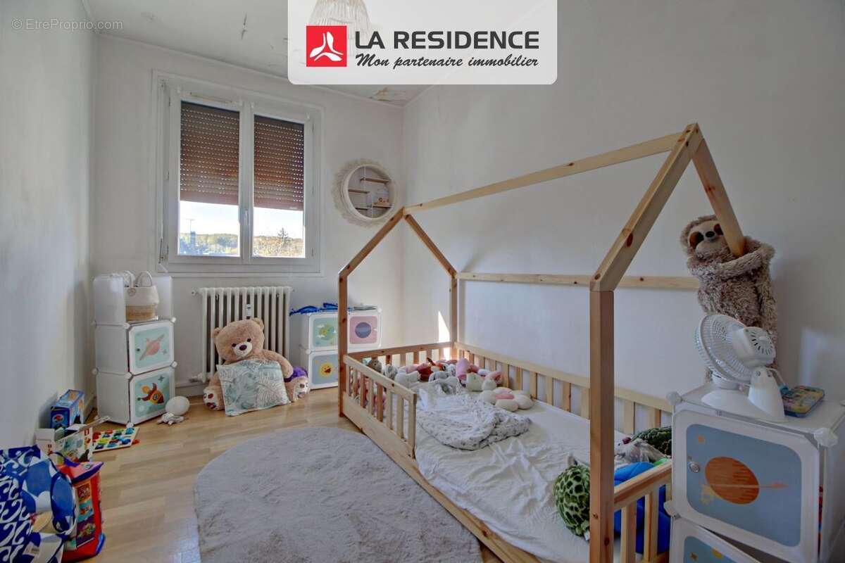 Appartement à VILLEPREUX