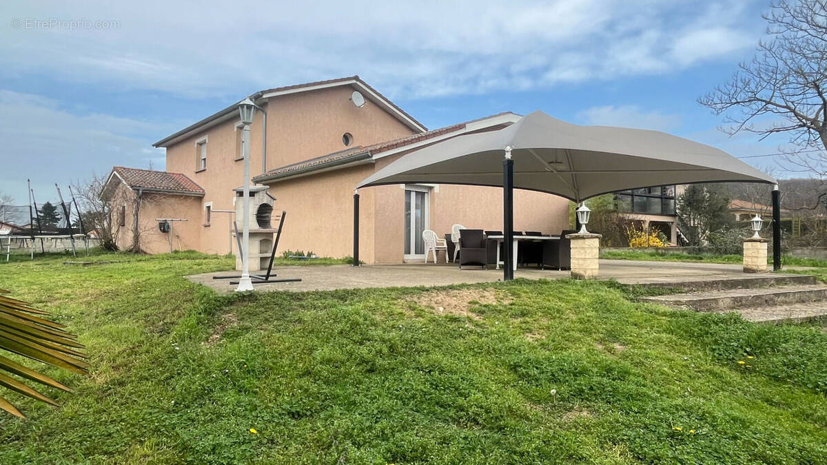 Maison à SAINT-CLAIR-DU-RHONE