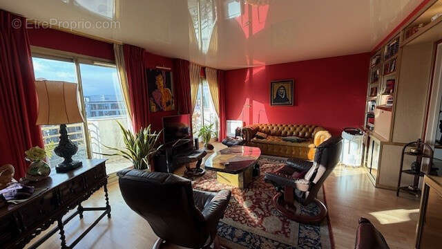 Appartement à LEVALLOIS-PERRET