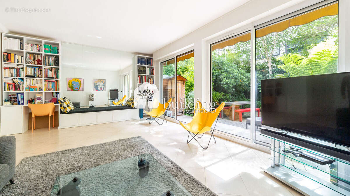 Appartement à NEUILLY-SUR-SEINE