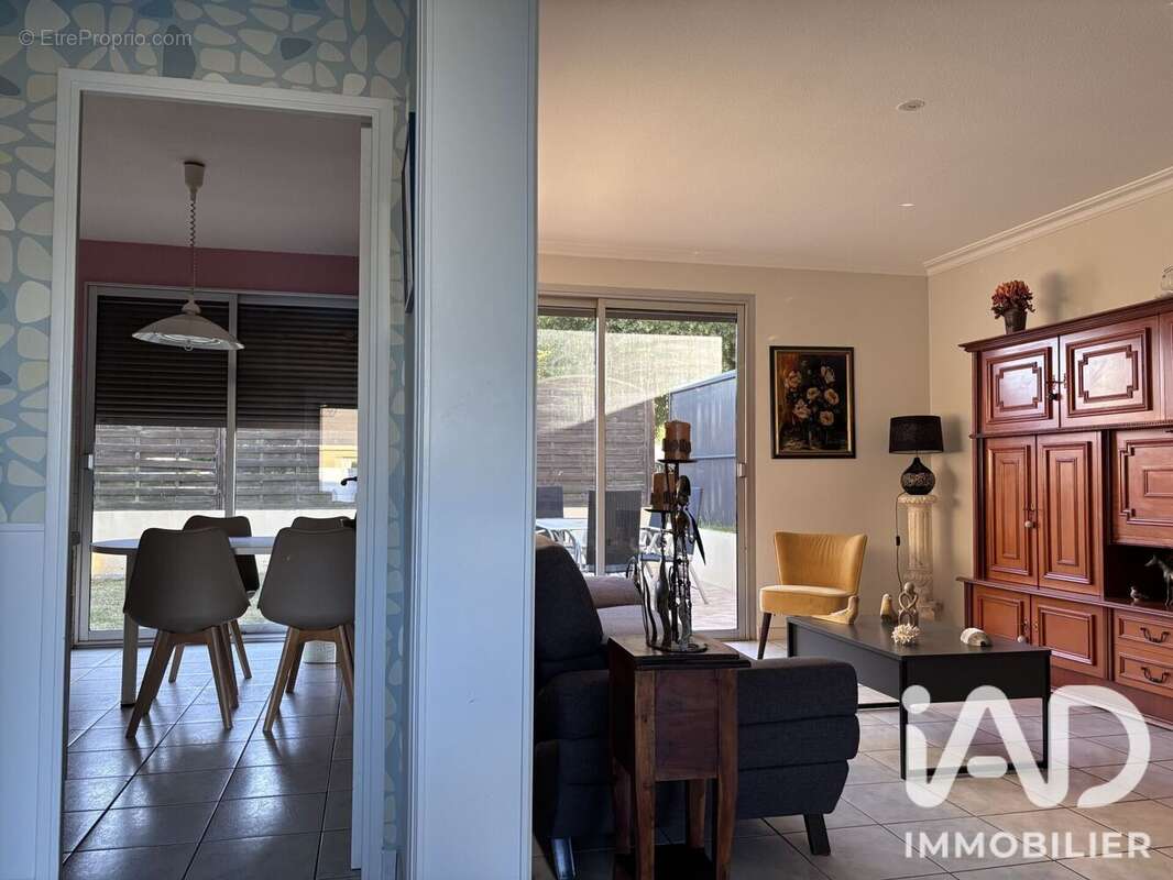 Maison 71 m² à Ernee  - photo 7