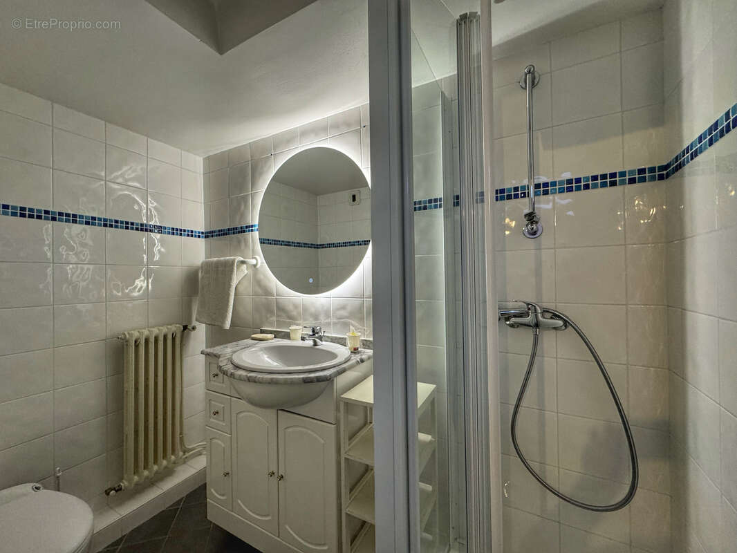 Commerce à SAINT-JEAN-PIED-DE-PORT