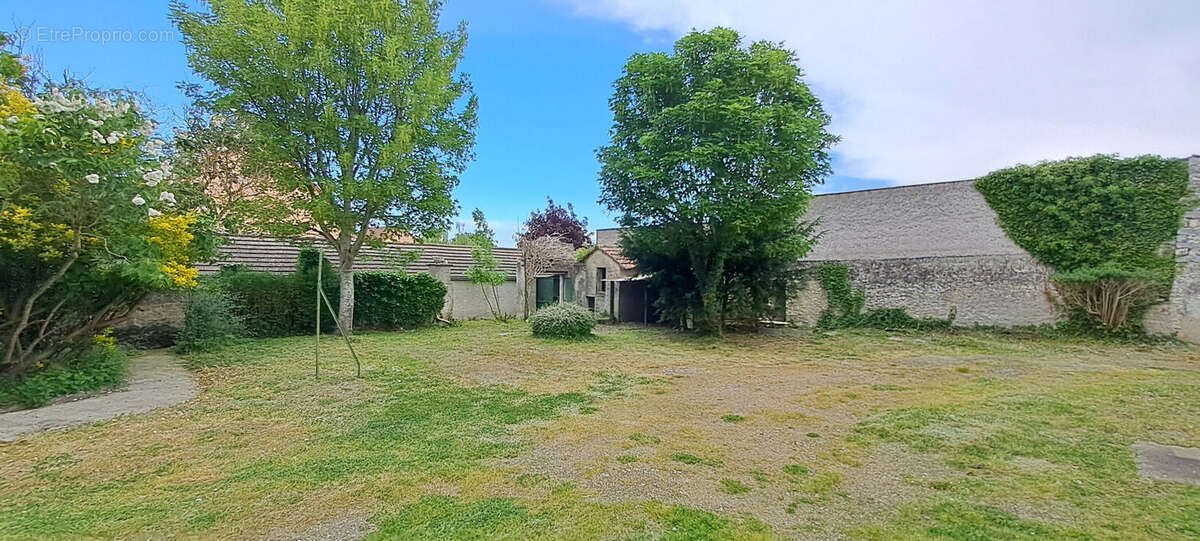 Maison à ETAMPES