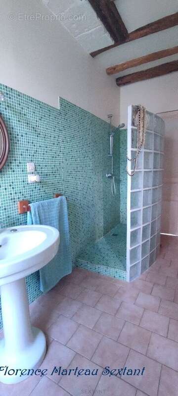 Epeigné-les-Bois Longère de 183m2 et ses dépendances 315 000 - photo 13