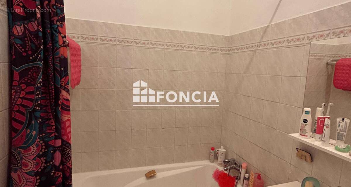 Appartement à MARSEILLE-5E