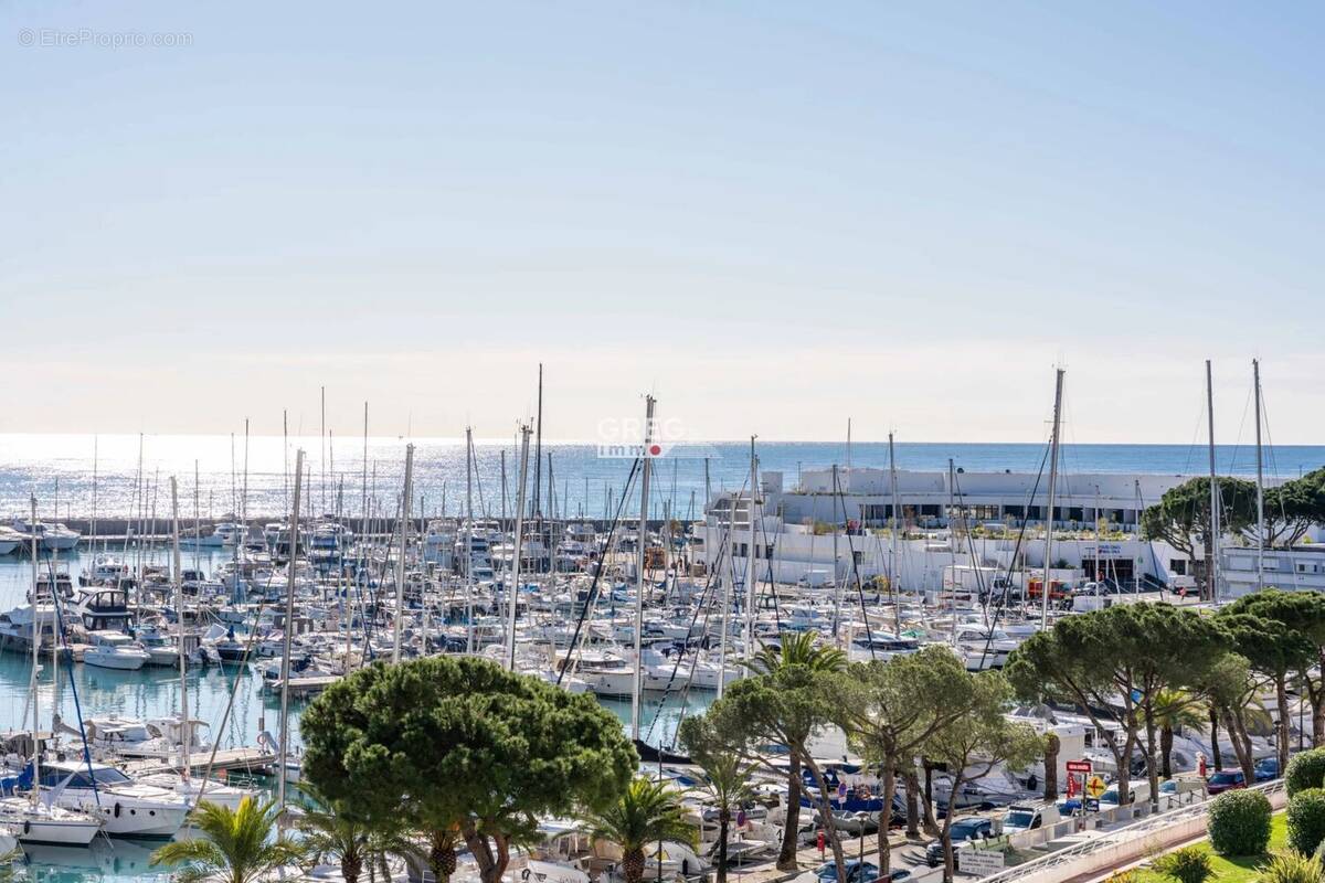 Appartement à VILLENEUVE-LOUBET