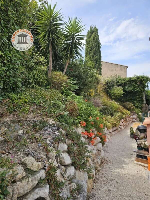 Maison à vendre à velaux (13880) — 110 m² avec 4 chambres, grand jardin de plus de 700 m², terrasse et aucun vis-à-vis - photo 11