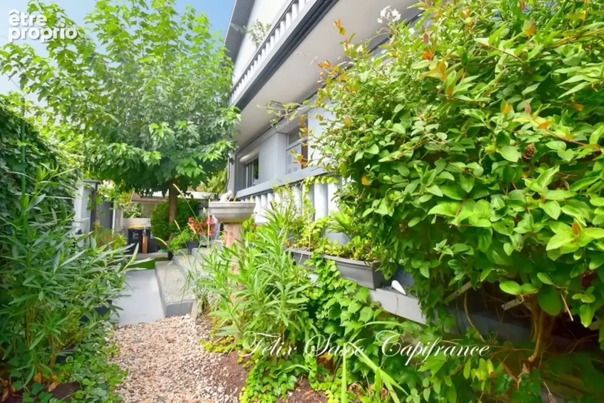 LOURDES (65),belle maison familiale d'environ 203 m2 avec 4 chambres et jardin ! - photo 7