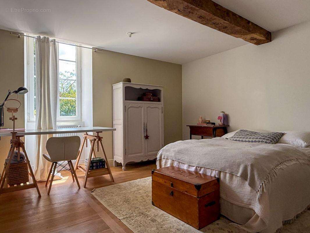 Maison à VALENCE-SUR-BAISE