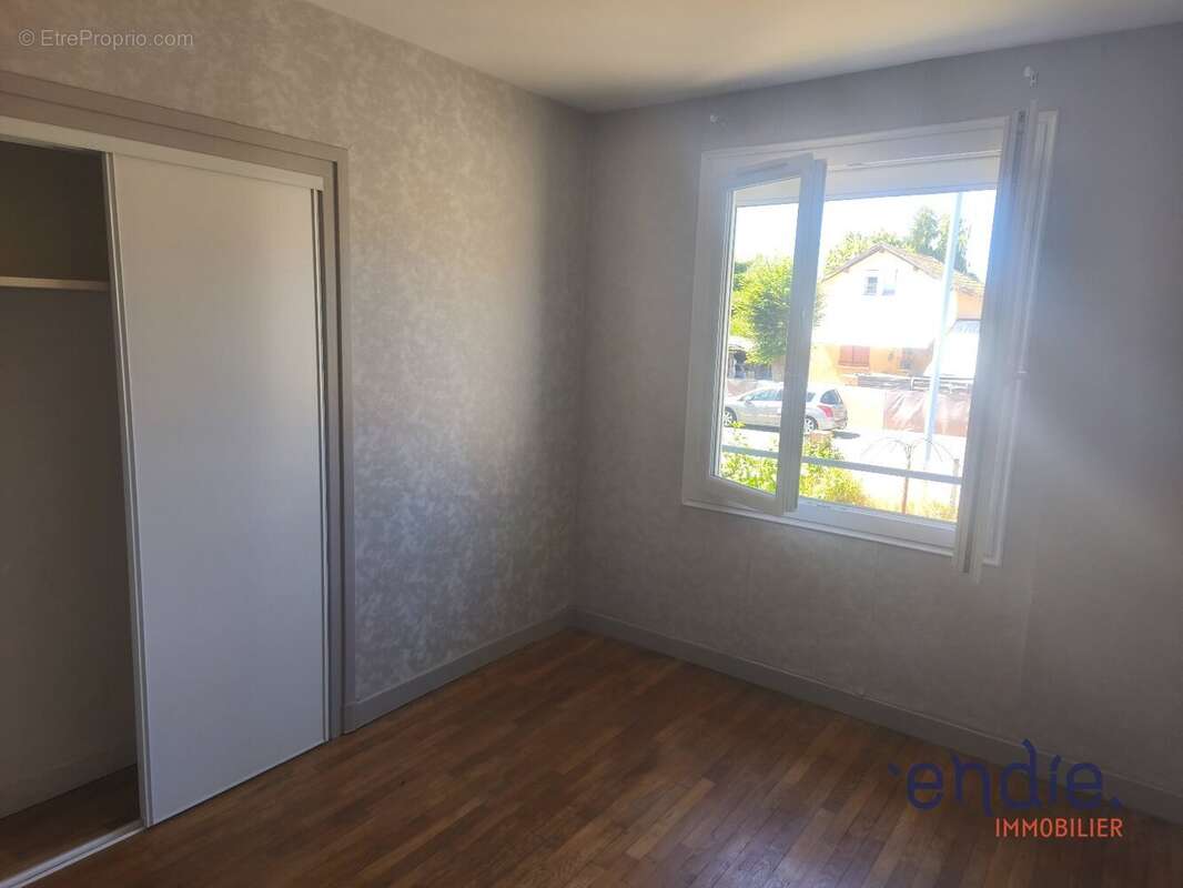 VENTE d'un ensemble immobilier à COSNE D'ALLIER - photo 7