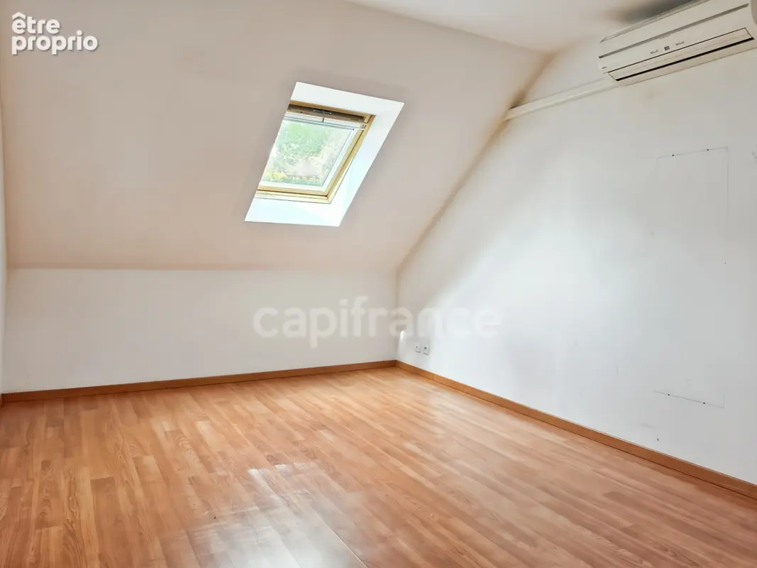Un véritable espace de vie familial à Lombron : 210 m² et près de 3 000 m² de terrain - photo 14