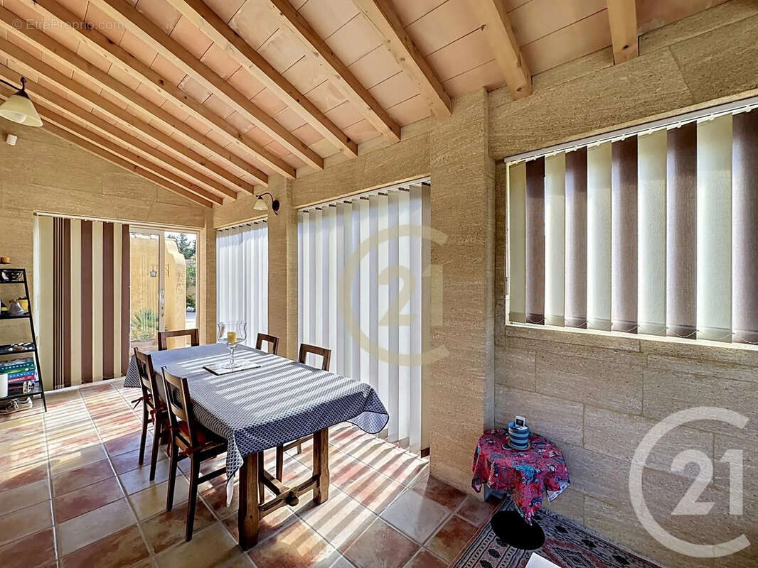 Maison 102 m² à Remoulins  - photo 11