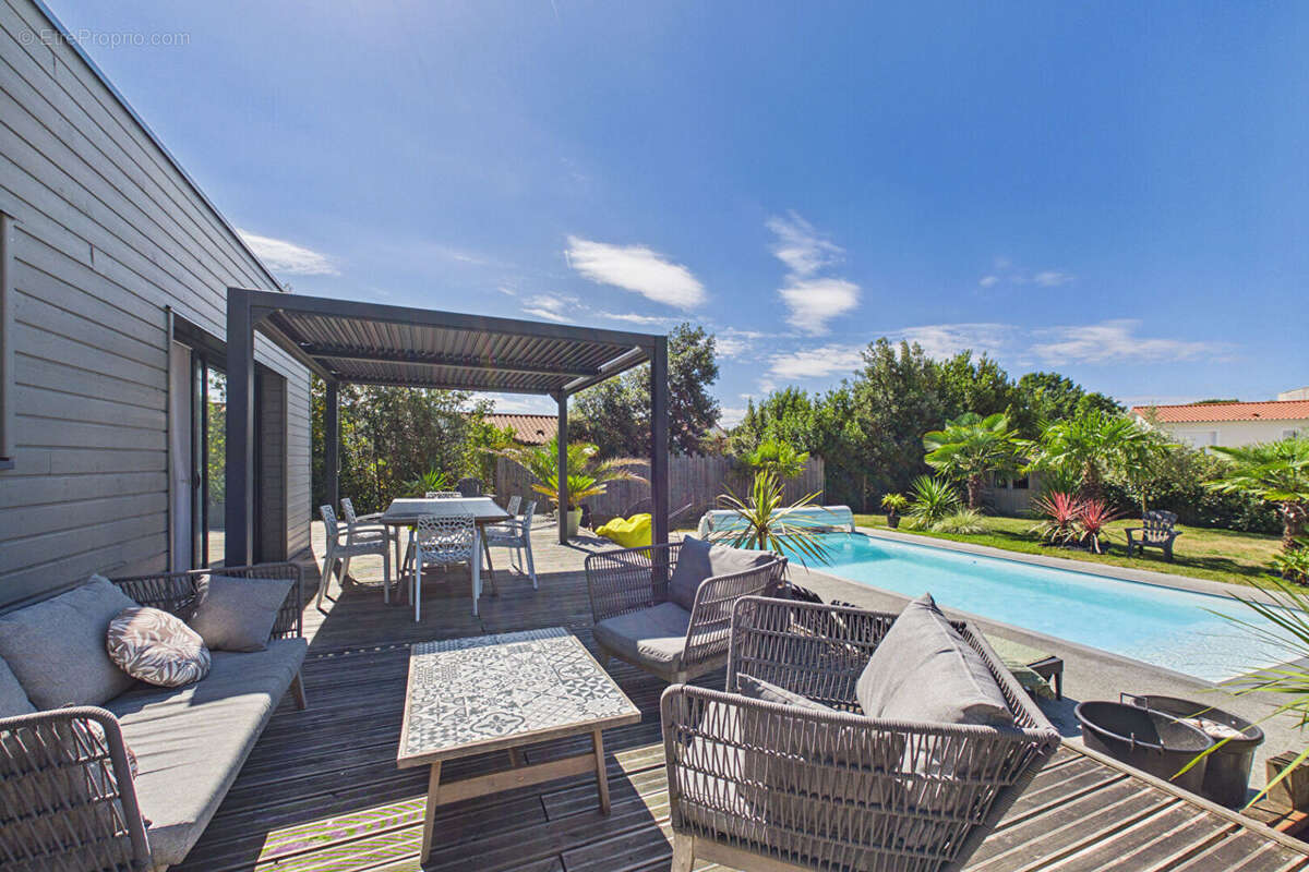 Maison de plain-pied de 2021 - 3ch et 1 bureau + studio - piscine - photo 7