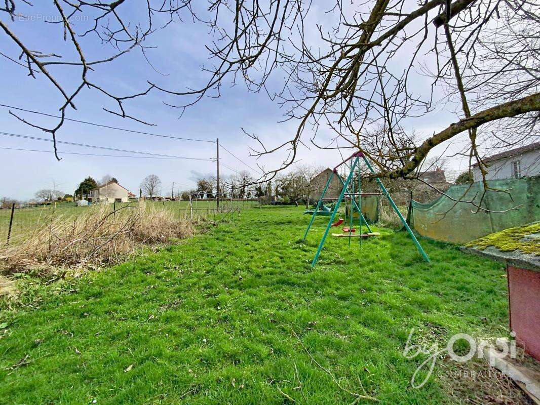 Maison à SAINT-ELOY-LES-MINES
