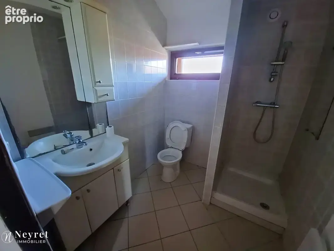 Opportunité à saisir,: T3 de 62m2 avec terrasse et rangement dans combles  dans une maison de village - photo 9
