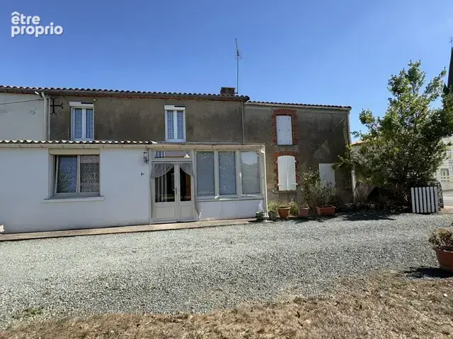 Maison à Vendre à Vendrennes 111 m2 129000€ Frais d'agence inclus - photo 3
