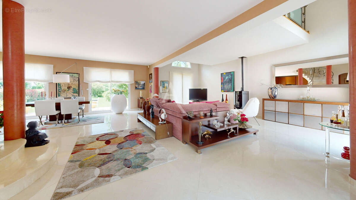 Maison à OZOIR-LA-FERRIERE