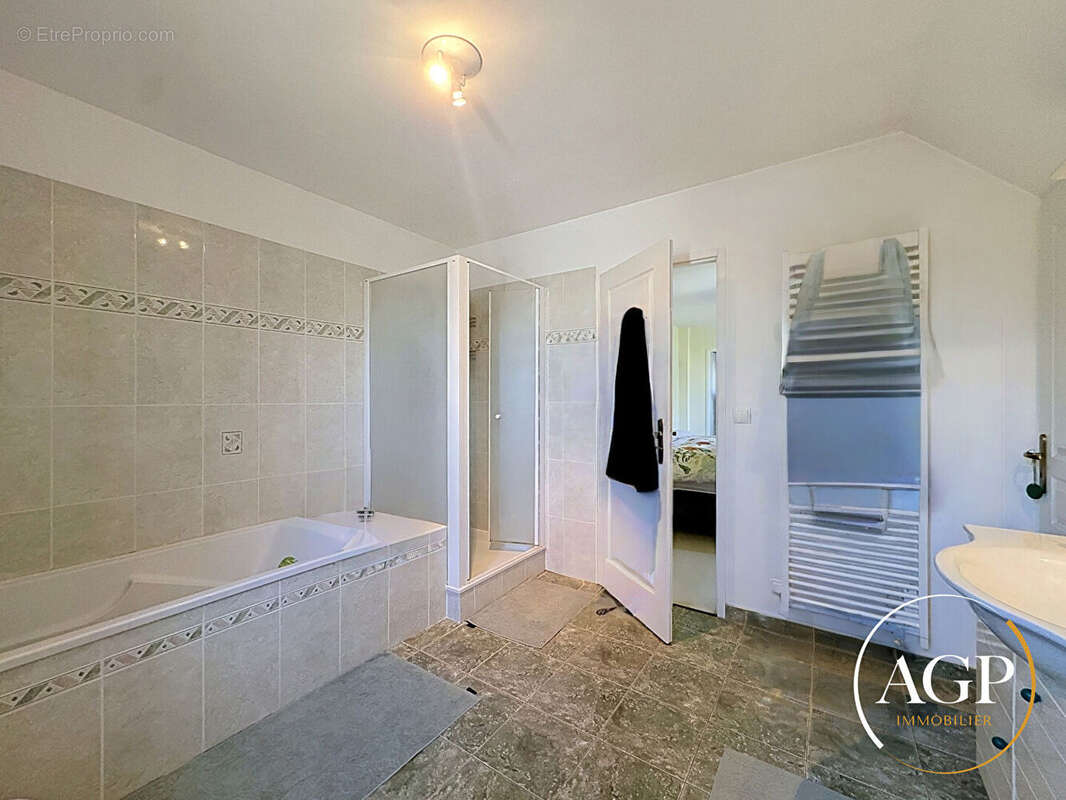 Maison 3 chambres et 1 bureau - photo 9