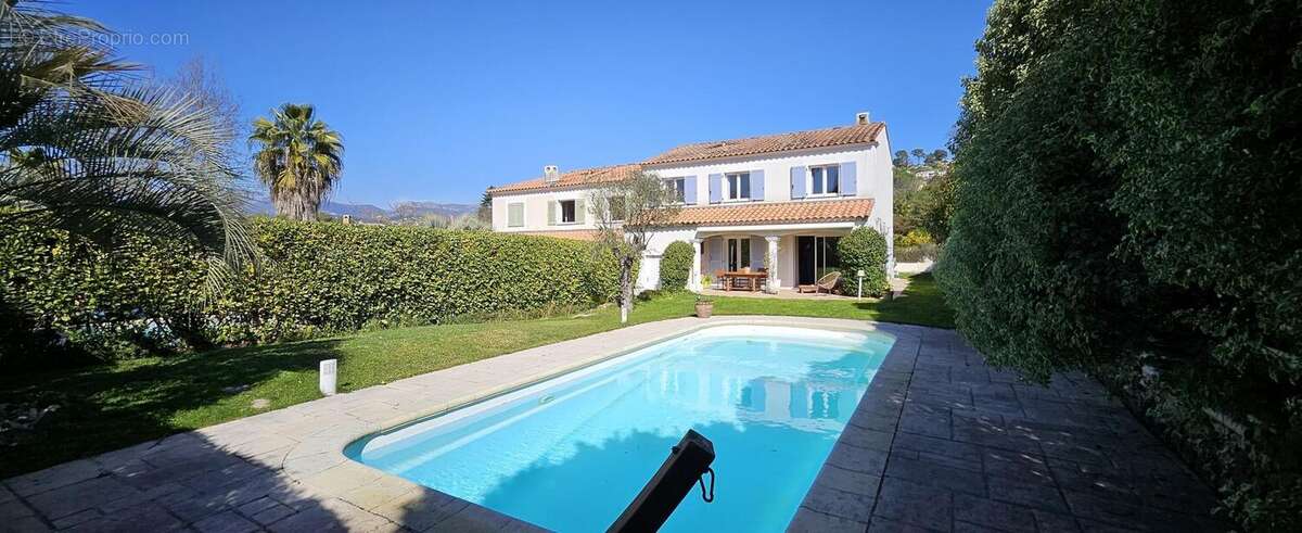 Maison à CAGNES-SUR-MER