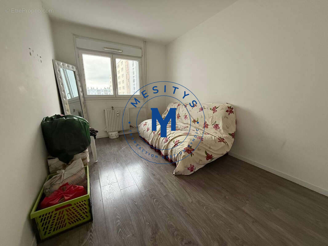 Appartement 80 m² à Saint-Etienne  - photo 7