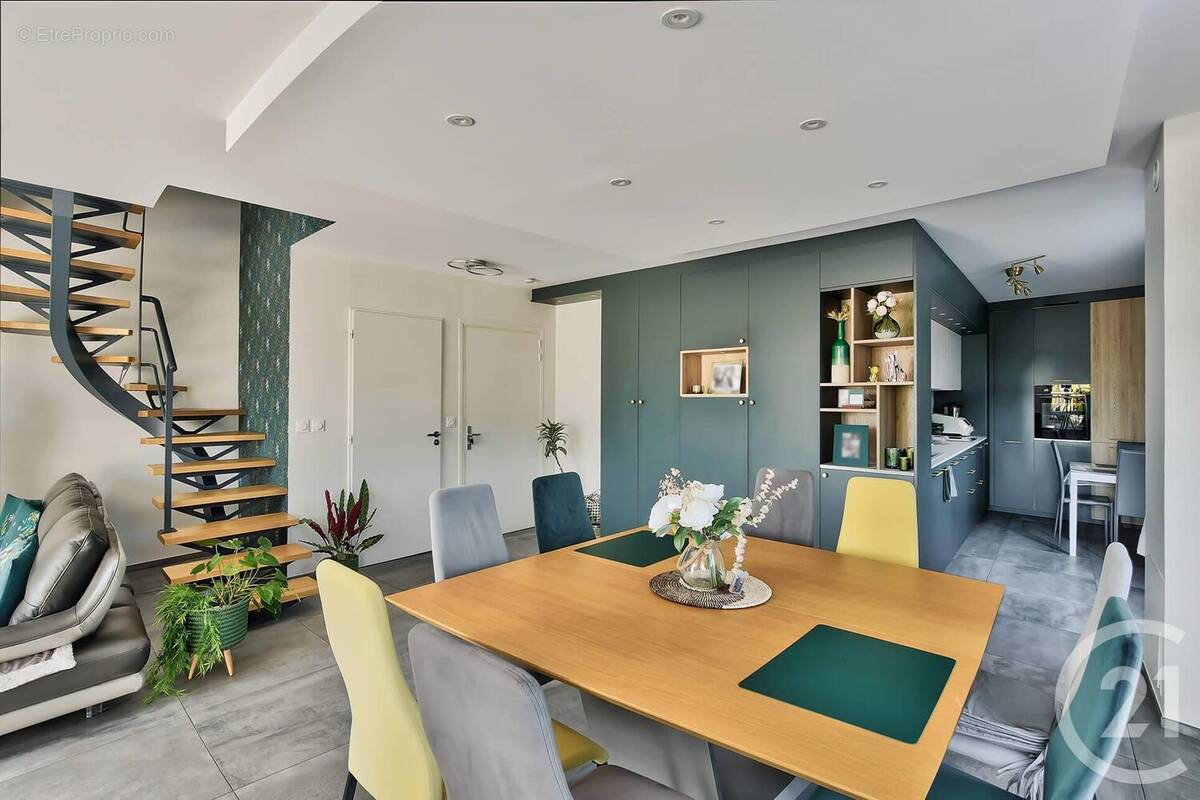 Appartement à NEUVILLE-SUR-SAONE