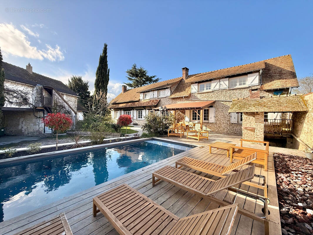 Maison à HOUDAN